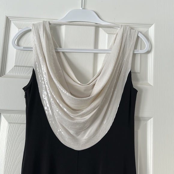 Dress - Picture 3 of 11